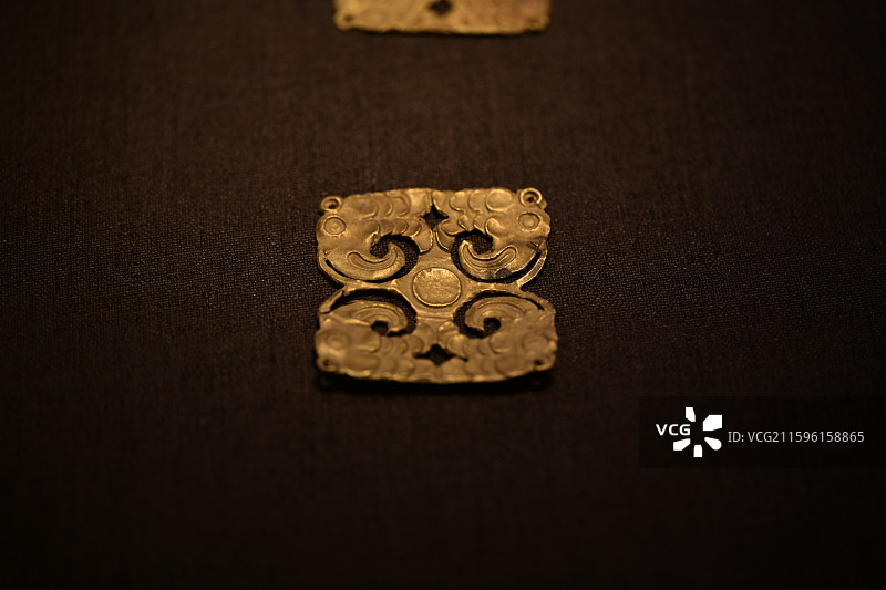 礼县秦公大墓金箔 甘肃省博物馆图片素材