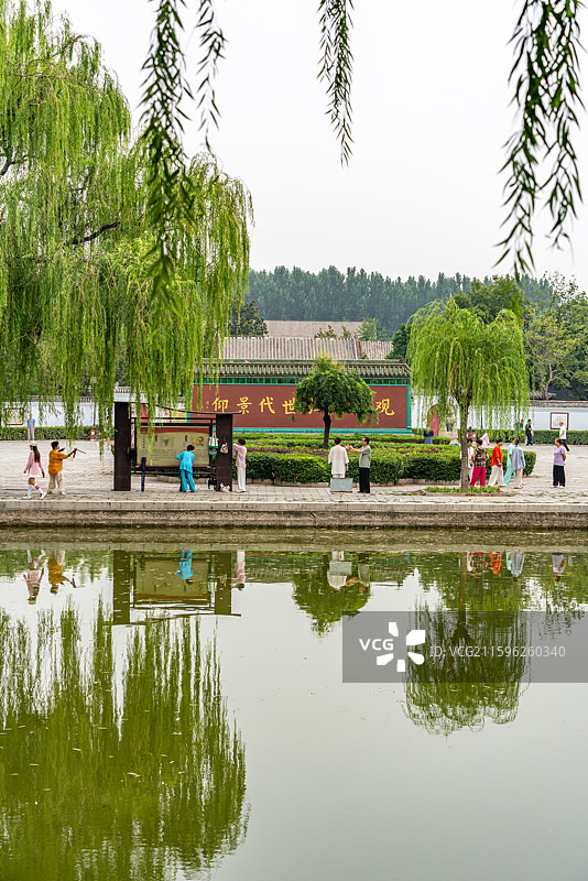 河北邢台达活泉公园郭守敬纪念馆建筑倒影与局部特写镜头图片素材