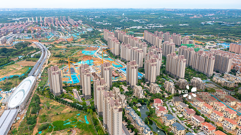河南郑州荥阳贾峪镇洞林湖风光、地铁6号线风景图片素材