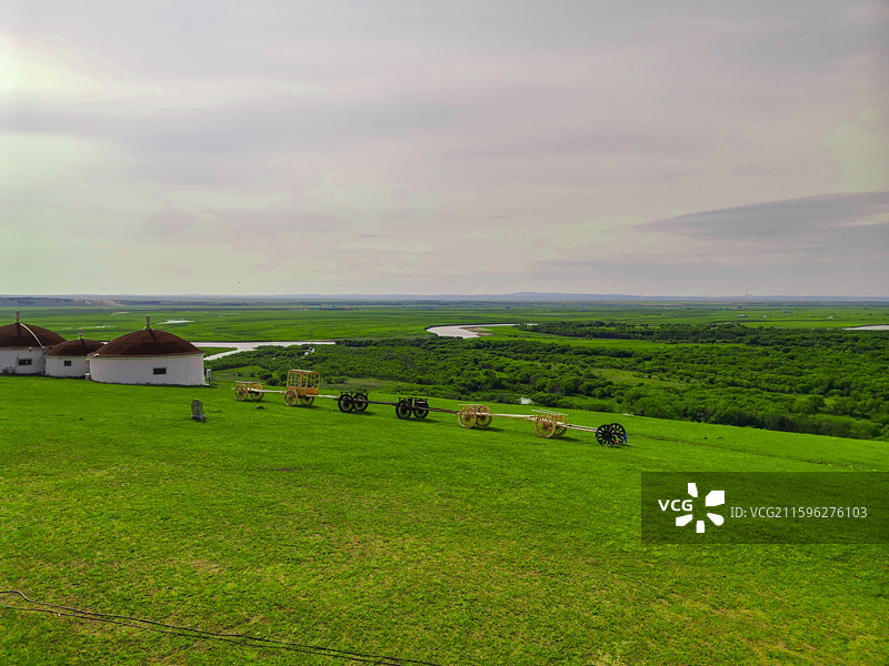 草原上的勒勒车图片素材