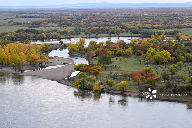 黑山头的额尔古纳湿地，秋日美景，油画世界，内蒙古呼伦贝尔图片素材
