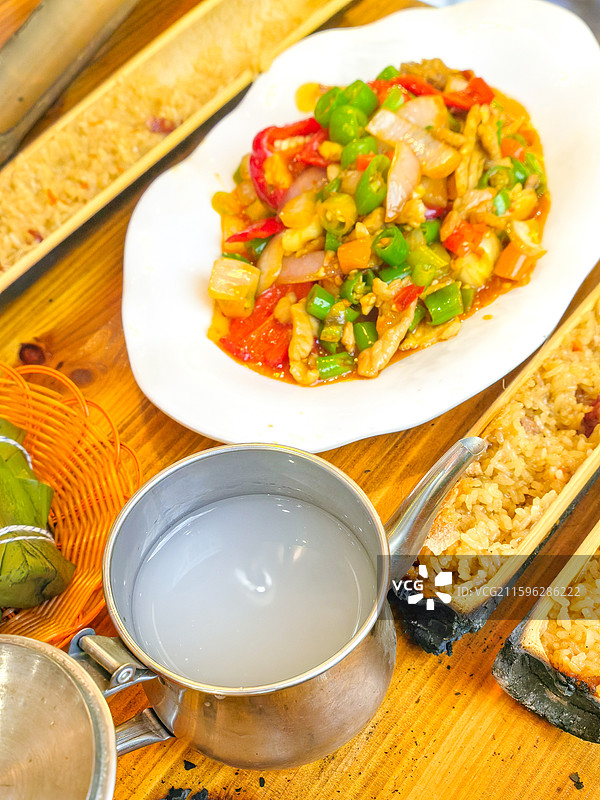 竹筒饭糯米酒广西美食图片素材