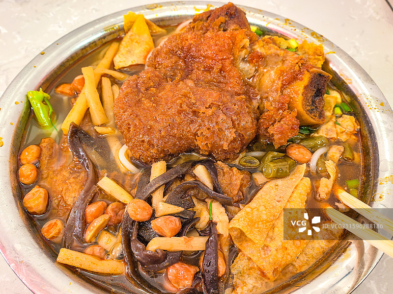 卤味螺蛳粉特色美食特写图片素材