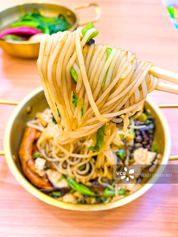 干捞螺蛳粉特色美食特写图片素材