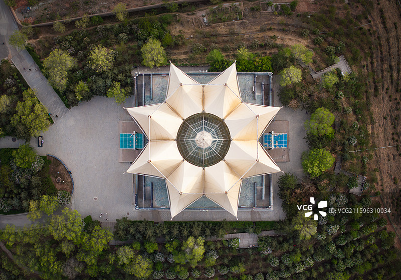 航拍西宁南山公园凤凰亭图片素材
