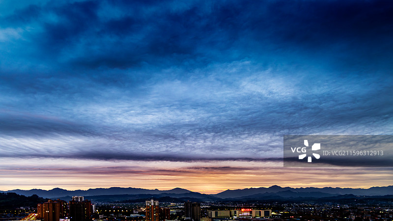 城市的宇宙级浪漫天空图片素材