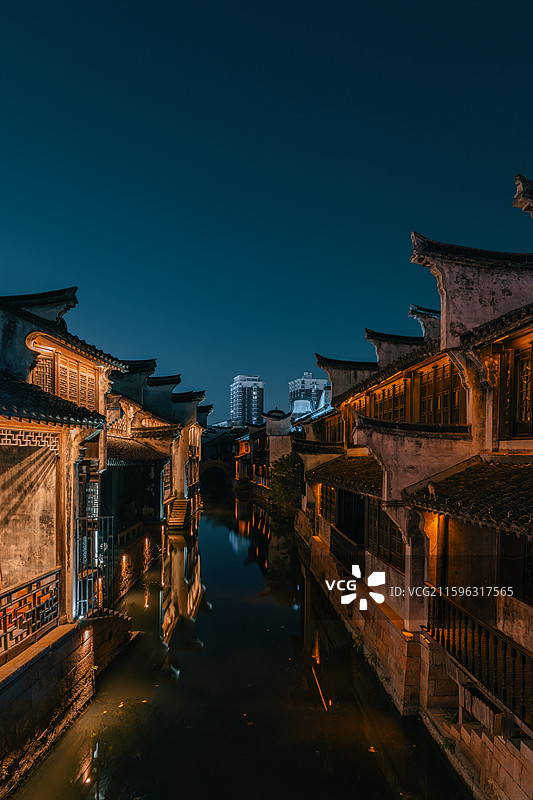 浙江嘉兴月河历史街区江南水乡夜景图片素材