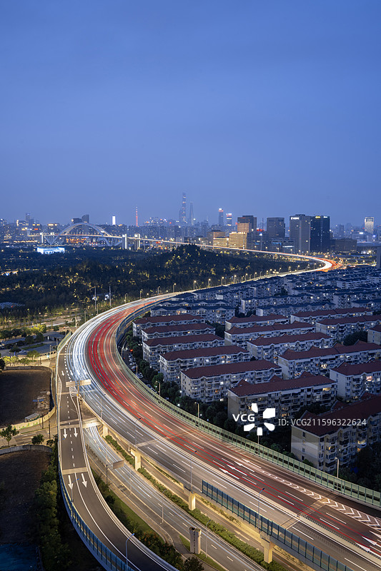 上海浦东后滩眺望南北高架路卢浦大桥陆家嘴城市地标风景图片素材