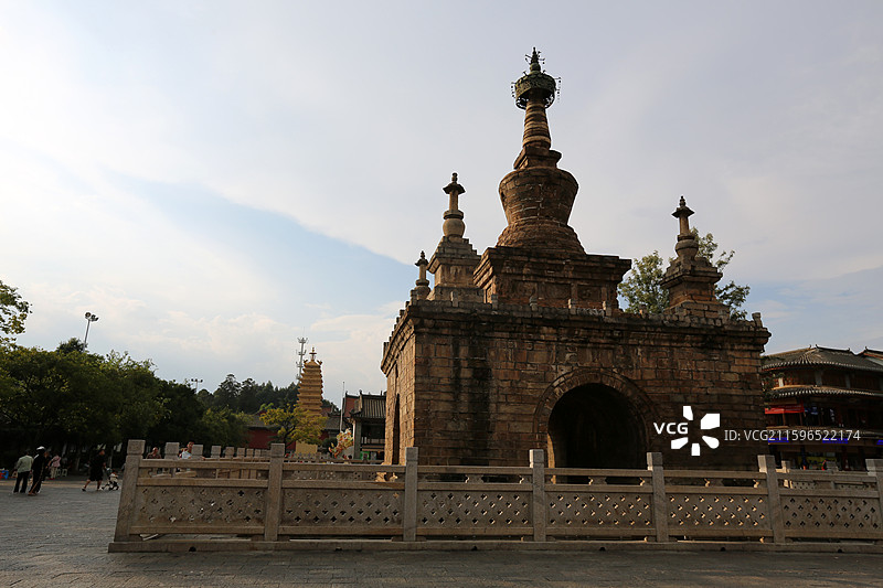 云南省昆明市官渡古镇妙湛寺金刚塔图片素材