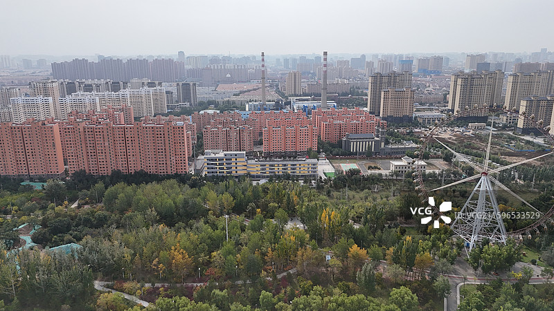 呼和浩新城区阿尔泰游乐园摩天轮图片素材