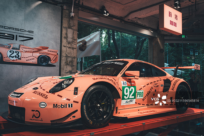 保时捷粉猪图片素材