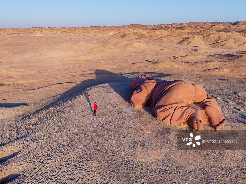 晨光中的瓜州大地之子图片素材