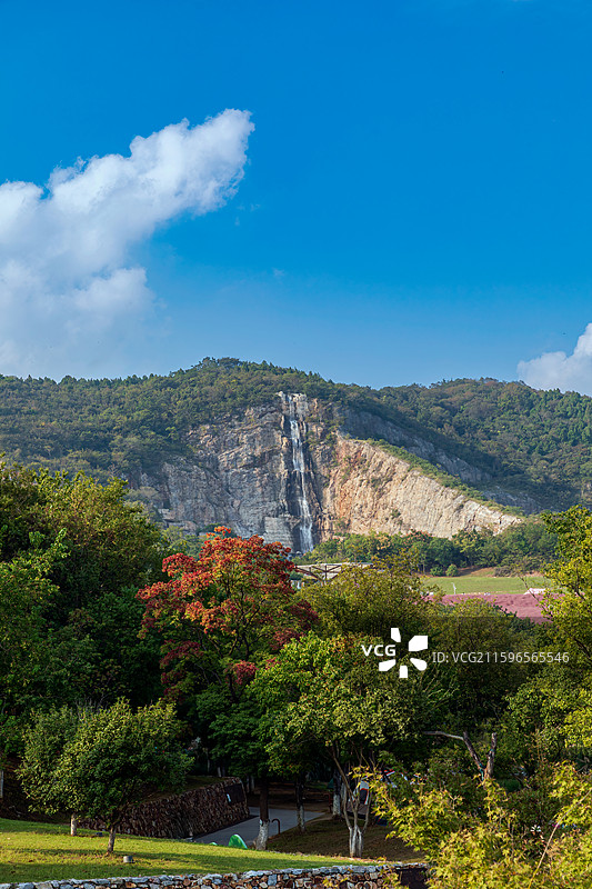 南京汤山-矿坑公园和民国碉堡图片素材