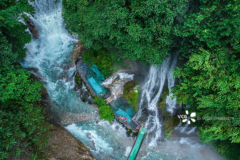 航拍四川凉山州螺髻九十九里温泉瀑布图片素材