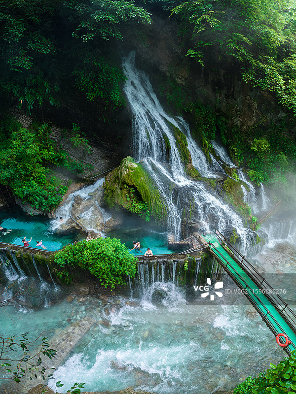 航拍四川凉山州螺髻九十九里温泉瀑布图片素材