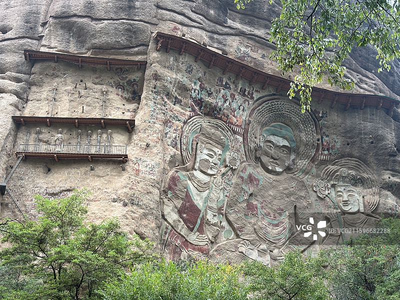 甘肃天水武山县拉稍寺水帘洞摩崖石刻图片素材