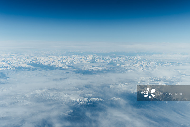飞机上看到的雪山图片素材