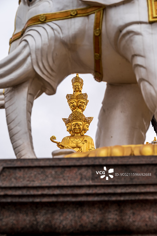 峨眉山金顶 十方普贤像图片素材