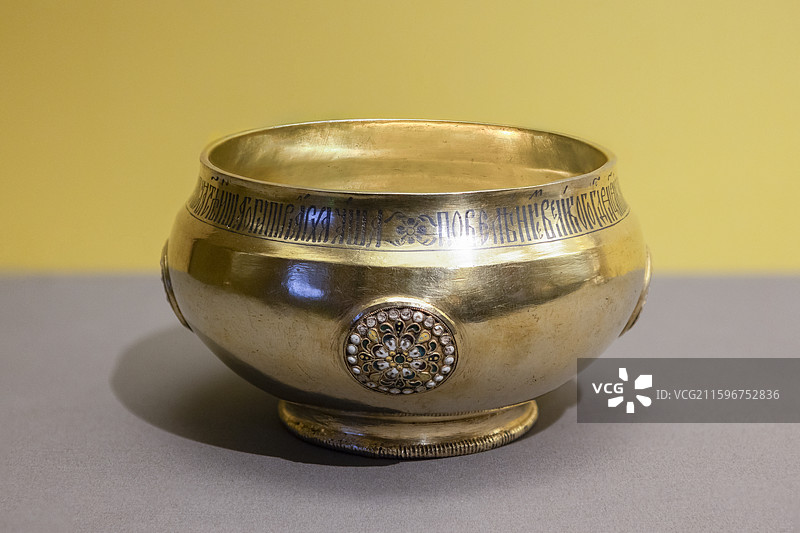 国博-俄宴风华-克里姆林宫博物馆藏餐饮文化精品展-沙皇阿列克谢·米哈伊洛维奇的赞颂杯-银-1645年图片素材