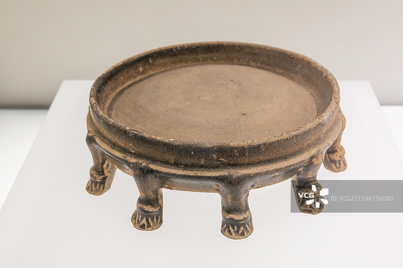 湖北省博物馆青釉多足砚隋朝581-618年1953年湖北省武汉市武昌马房山23号墓出土图片素材