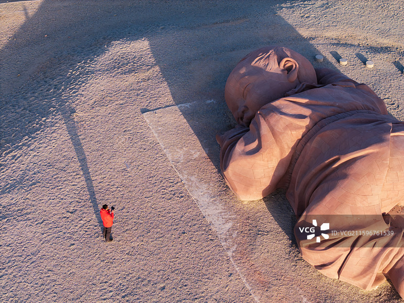 晨光中的瓜州大地之子图片素材