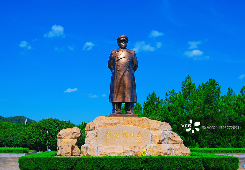 湖南湘潭的彭德怀纪念馆铜像广场· 彭德怀同志铜像图片素材