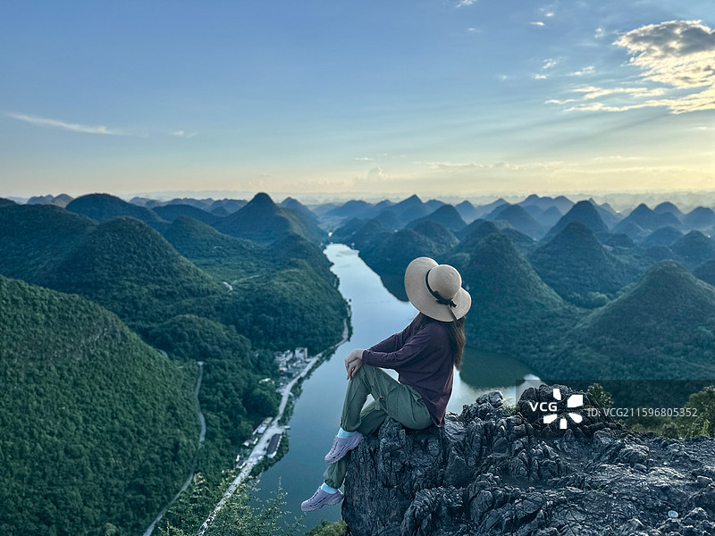 万峰顶图片素材