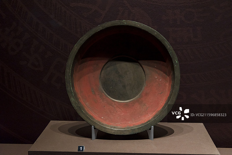 青铜洗 汉代 呼和浩特市赛罕区格尔吐墓地出土 三级文物 内蒙古博物院图片素材