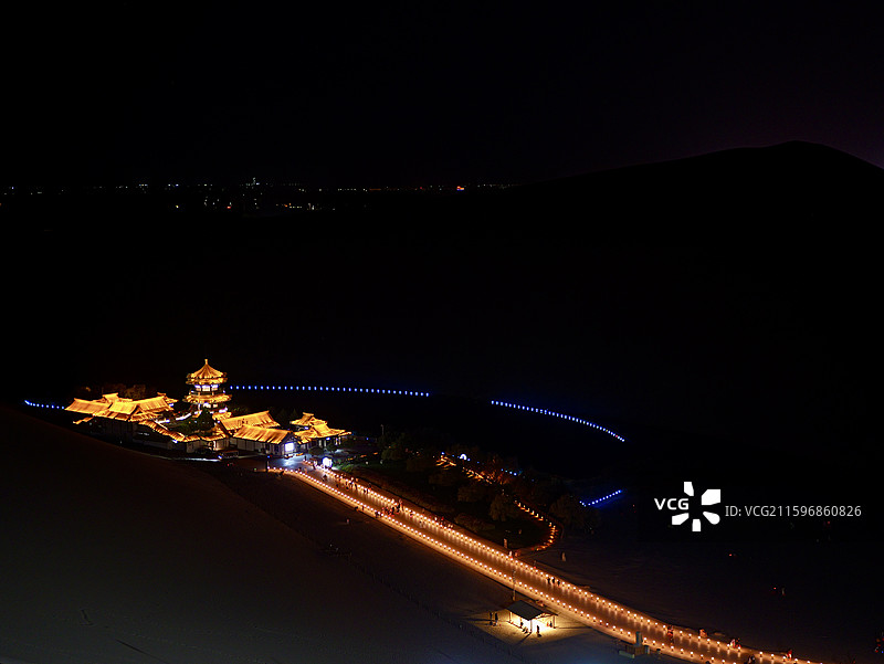 敦煌月牙泉鸣月阁图片素材