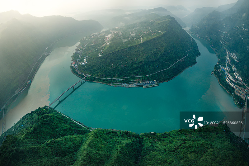 航拍云南昭通市绥江县真武山长江东转自然风光图片素材