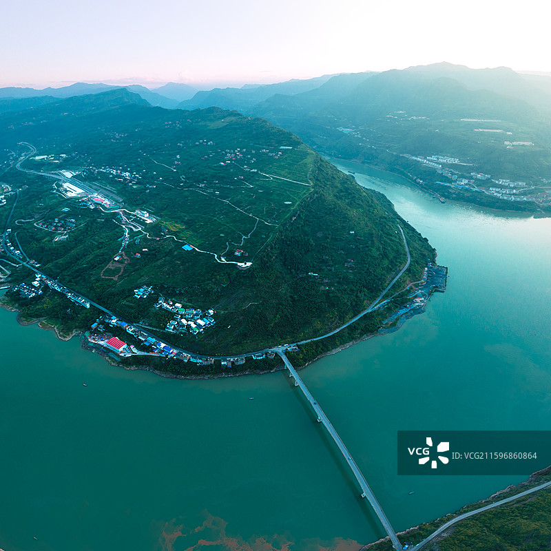 航拍云南昭通市绥江县真武山长江东转自然风光图片素材