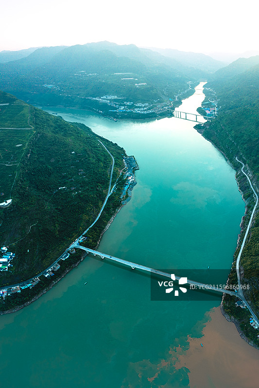 航拍云南昭通市绥江县真武山长江东转自然风光图片素材
