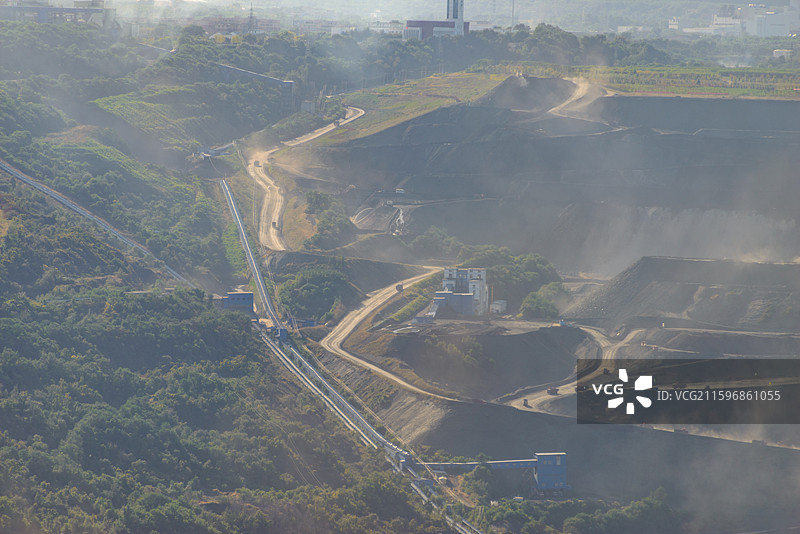 辽宁省抚顺市望花区古城子街西露天矿图片素材
