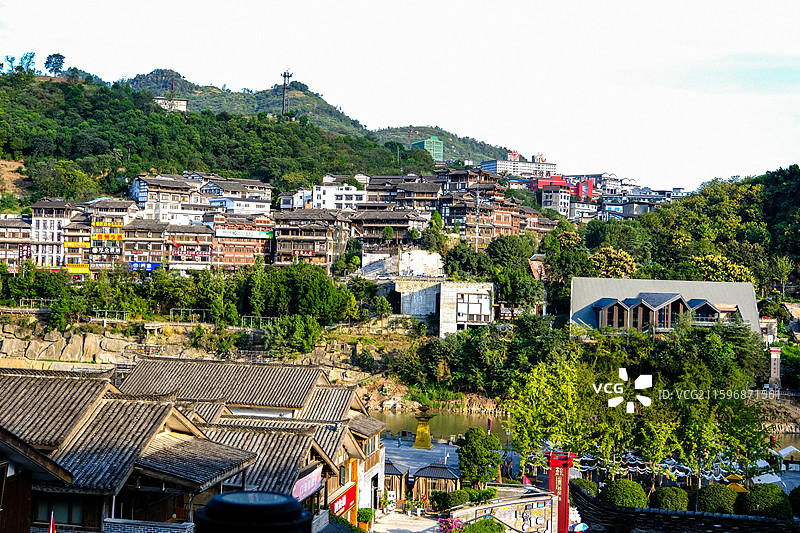中国贵州遵义仁怀市茅台镇风光，酒城茅台镇风光，茅台镇日出，茅台彩虹桥，茅台红军桥，茅台杨柳湾古镇图片素材