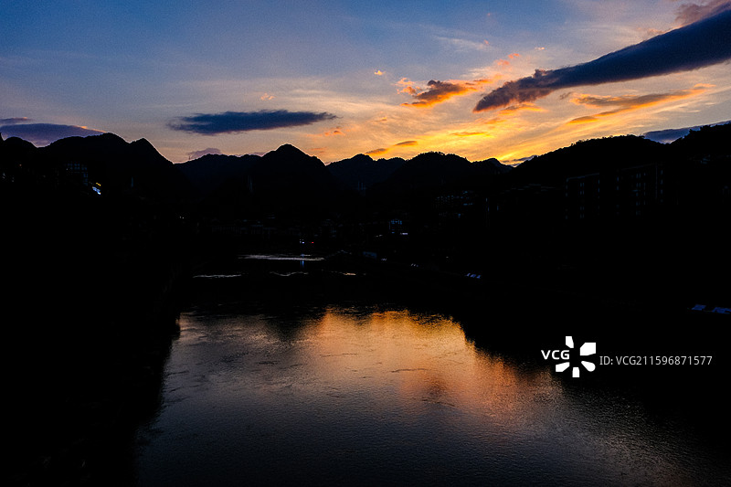 中国贵州遵义仁怀市茅台镇风光，酒城茅台镇风光，茅台镇日出，茅台彩虹桥，茅台红军桥，茅台杨柳湾古镇图片素材