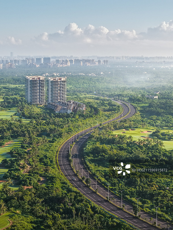 海南省海口市观澜湖国际旅游度假区-羊山大道图片素材