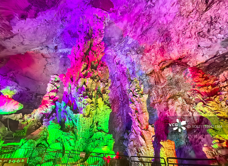 冠岩溶洞石笋风光图片素材