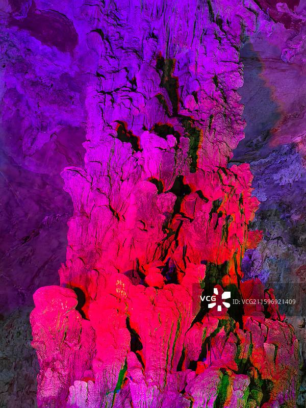 冠岩溶洞石笋风光图片素材