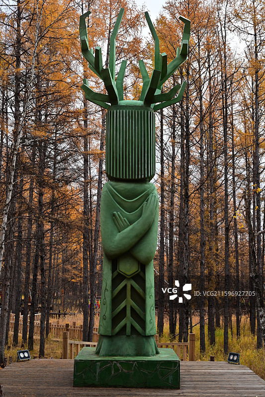 敖鲁古雅使鹿部落森林驯鹿游猎文化图片素材