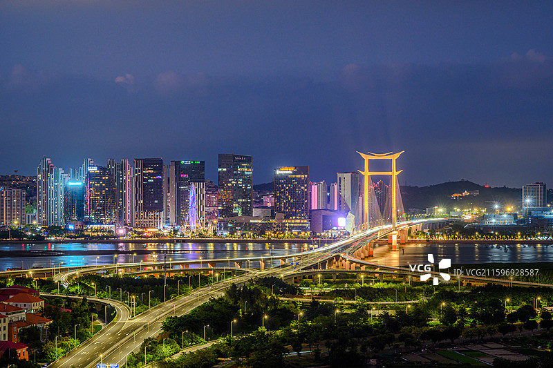 晋江大桥与泉州泰禾广场图片素材