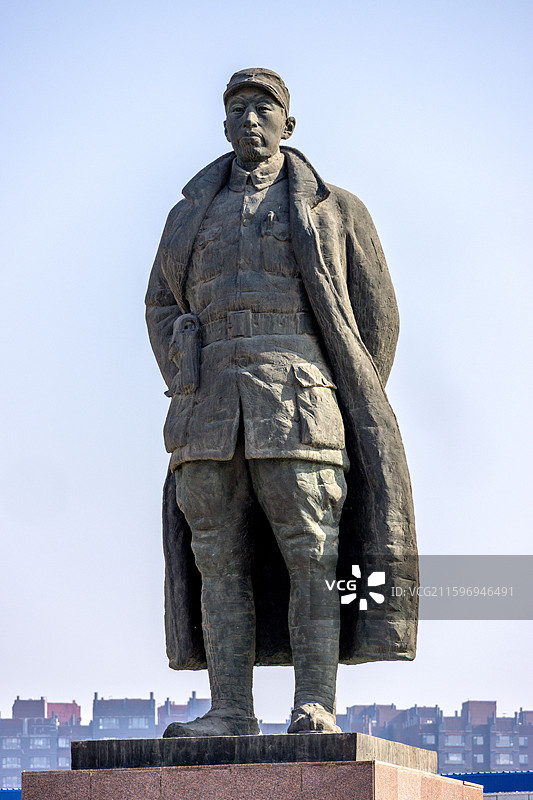 山西晋中：左权县左权广场上的左权将军雕像图片素材