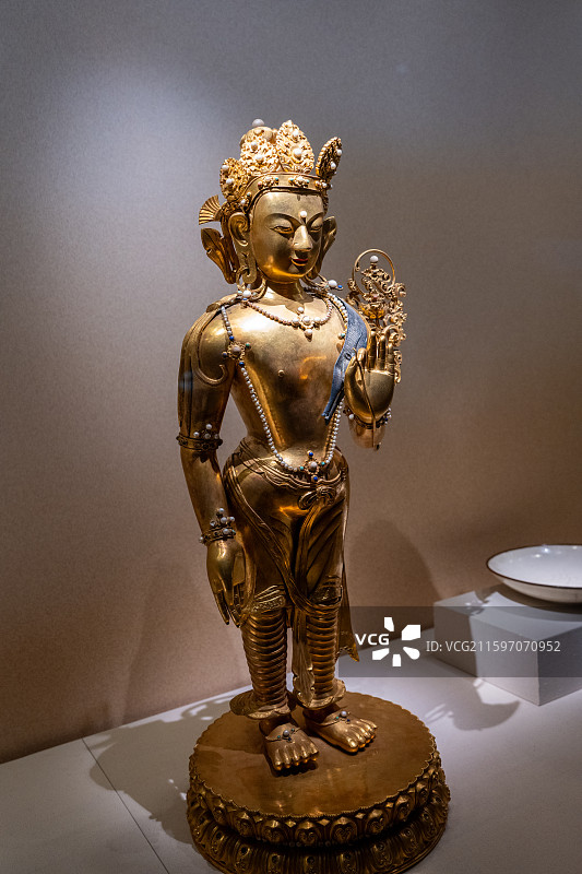 清代金观音菩萨立像,南京博物院镇馆之宝“慈航之宝”图片素材