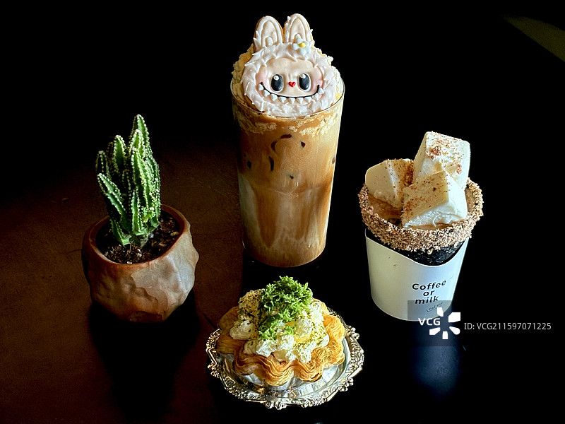 下午茶：拉布布咖啡、冰砖咖啡、蛋挞图片素材