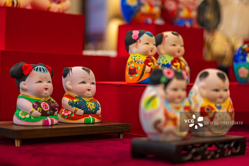 江苏省无锡市惠山古镇特产手工艺品惠山泥人静物摄影图片素材