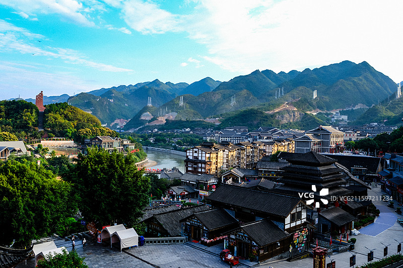 中国贵州遵义仁怀市茅台镇风光，酒城茅台镇风光，茅台镇日出，茅台彩虹桥，茅台红军桥，茅台杨柳湾古镇图片素材