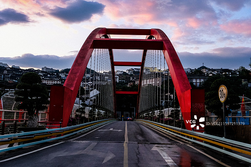 中国贵州遵义仁怀市茅台镇风光，酒城茅台镇风光，茅台镇日出，茅台彩虹桥，茅台红军桥，茅台杨柳湾古镇图片素材