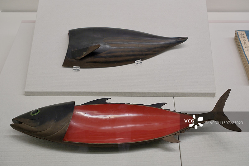 鲣皿（鲣鱼形状的漆器盘子），日本高知县立高知城历史博物馆图片素材