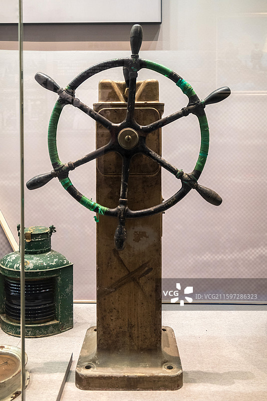 大别山舰设备-舵轮 中国人民解放军海军博物馆图片素材