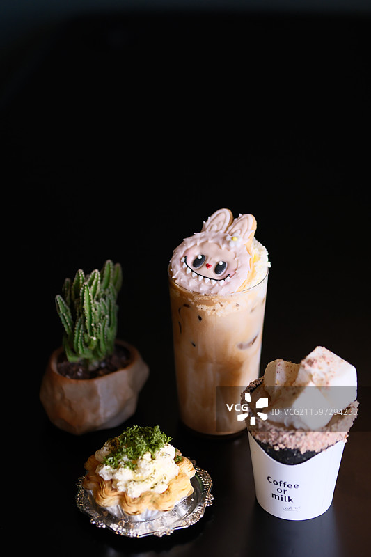 下午茶：拉布布咖啡、冰砖咖啡、蛋挞图片素材