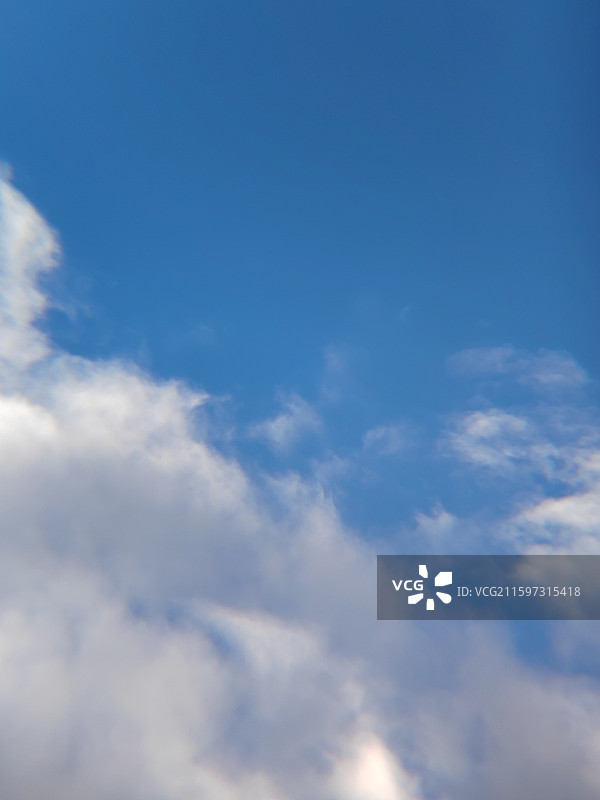 丝状的云图片素材